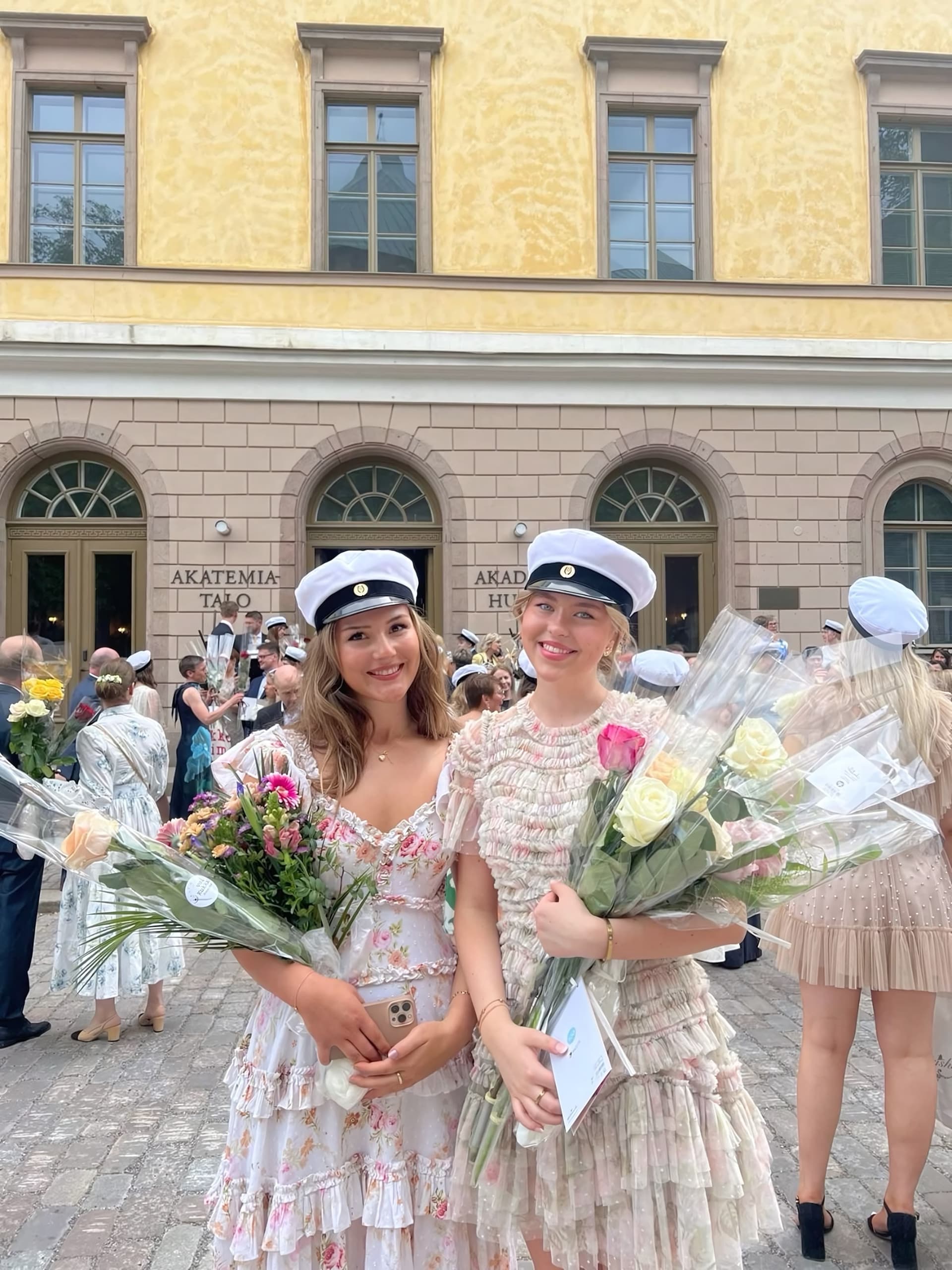 Eri opiskelijalakki mallit